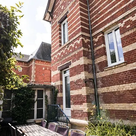 Gites De France - La Villa De L'Etoile Holiday home Forges-les-Eaux
